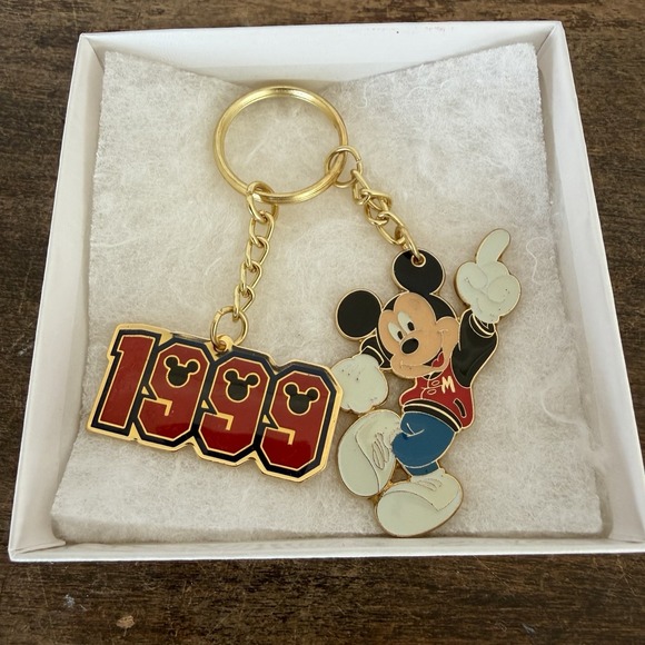 Disney Accessories - Vintage 1999 Disney Mickey Mouse Millennium Keychain‎ Applause Collectible